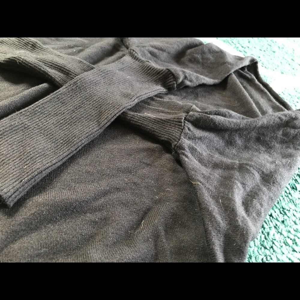 💛4/20 sale if you bundle Never worn brand new zulily sweater